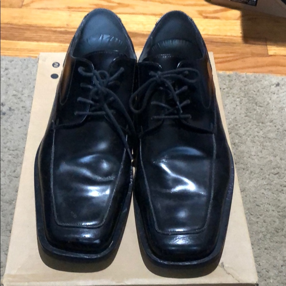 Kenneth Cole Black dress shoes